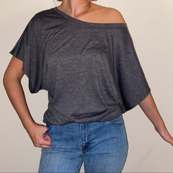 Gray Flowy Top💓 - Picture 2 of 2